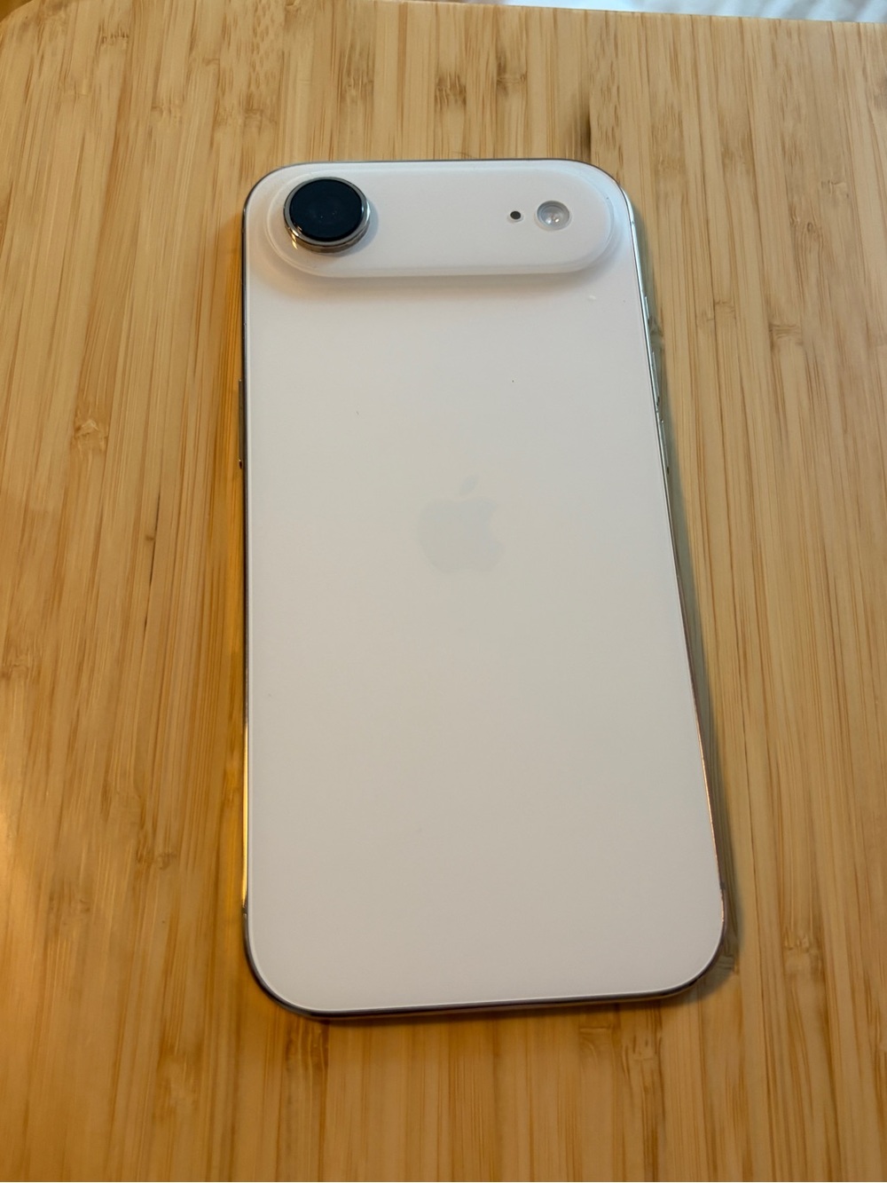 Apple iPhone Air White Gold 256GB Unlocked bought March 2026